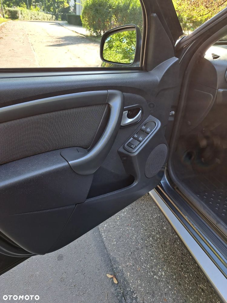 Dacia Duster 1.6 SCe Laureate S&S - 10