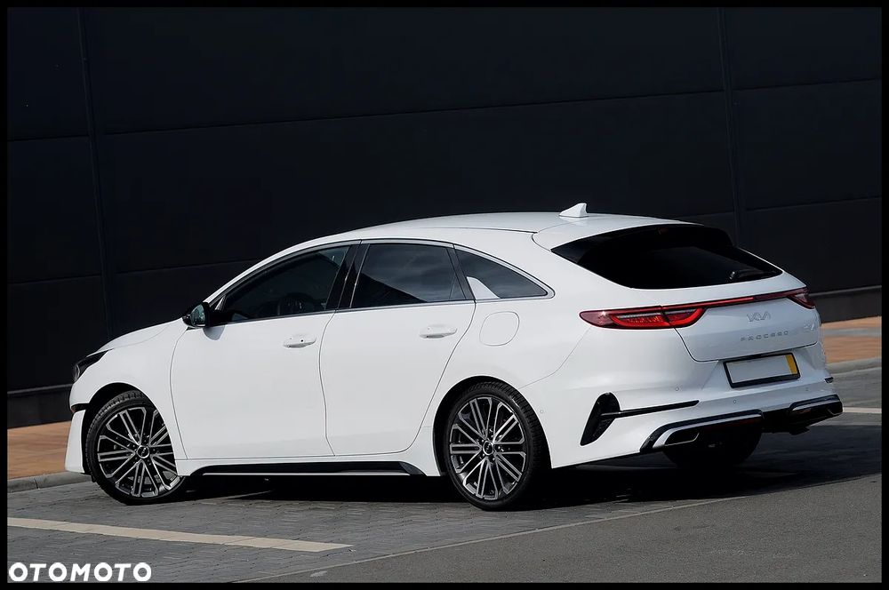 Kia ProCeed 1.5 T-GDI DCT7 OPF GT LINE - 14