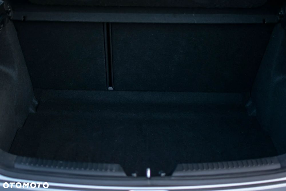 Kia Ceed - 36