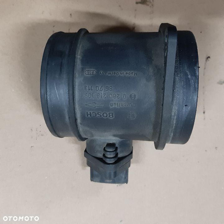 Przepływomierz Volvo S60 V70 S80 XC70 XC90 8670113