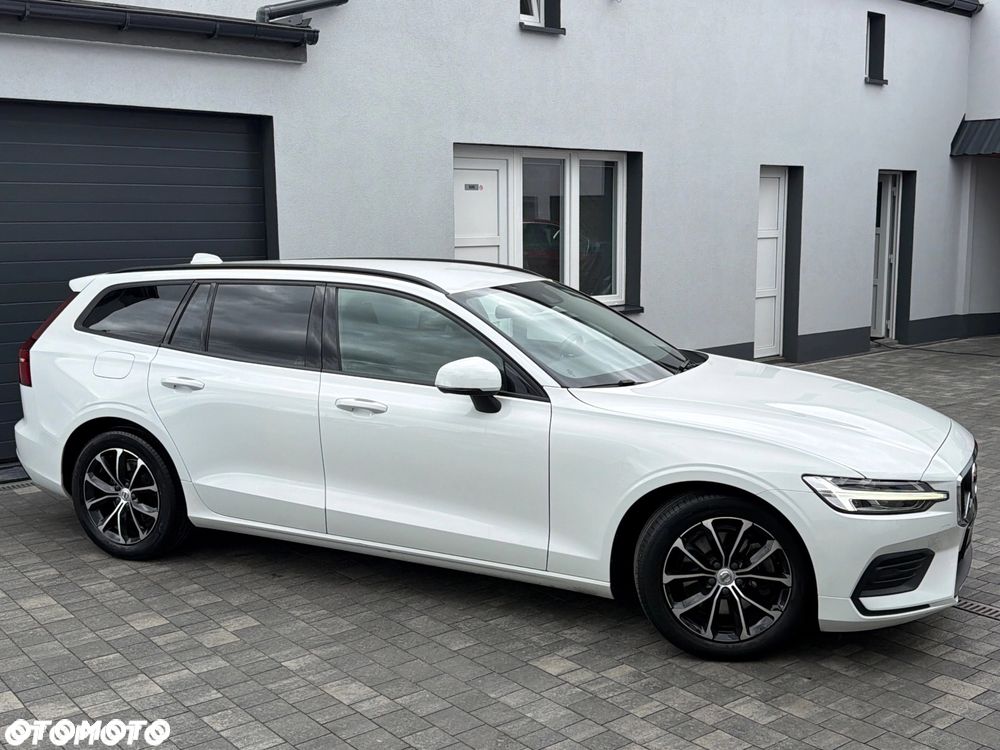 Volvo V60 B3 B DKG Momentum - 28