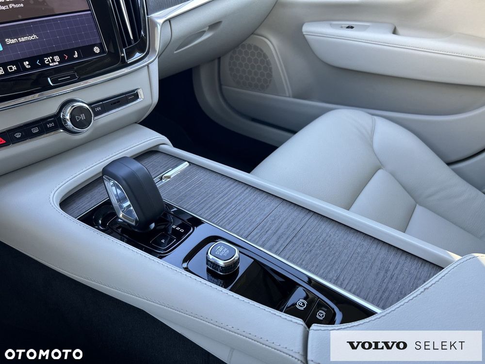 Volvo V90 Cross Country - 21