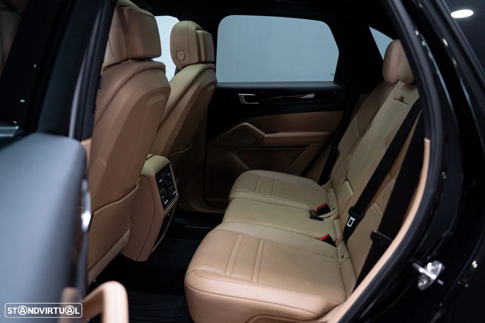 Porsche Cayenne - 10