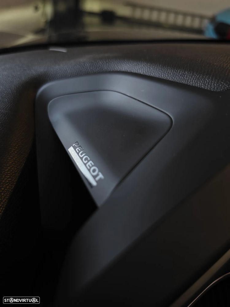 Peugeot 208 PureTech 100 Allure - 33