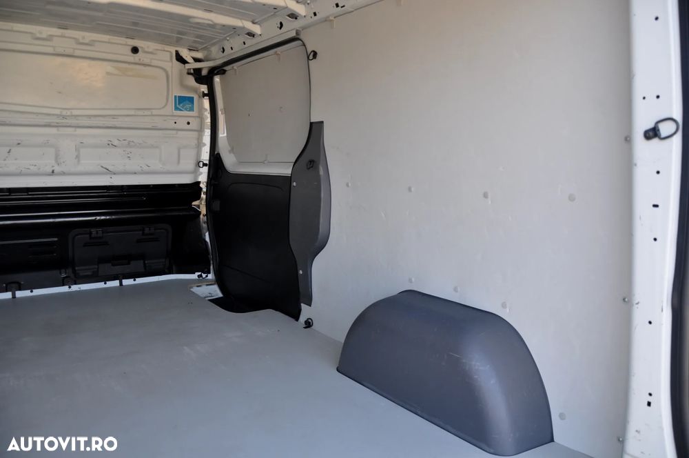 Renault Trafic - 11