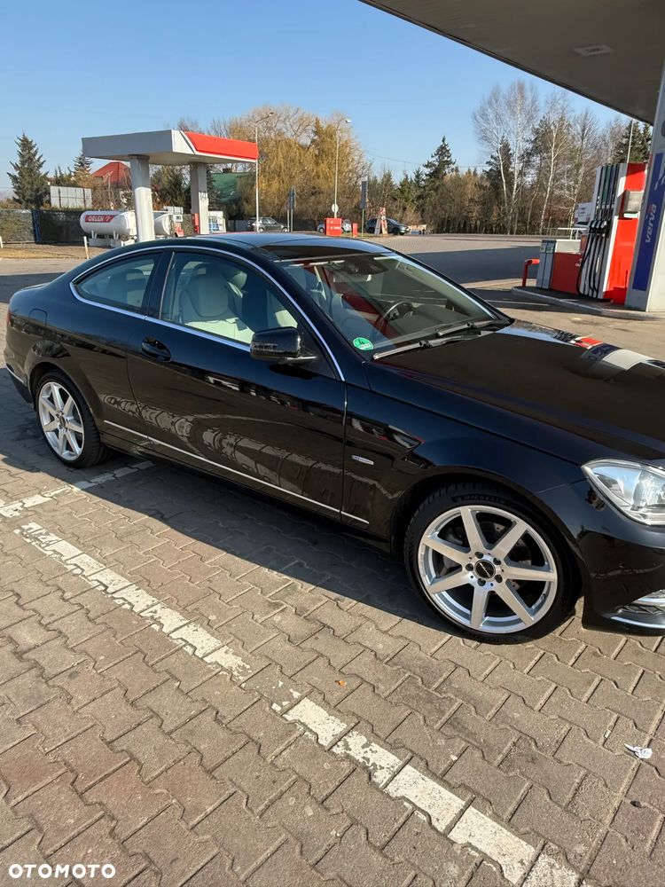 Mercedes-Benz Klasa C 250 CGI BlueEff - 7