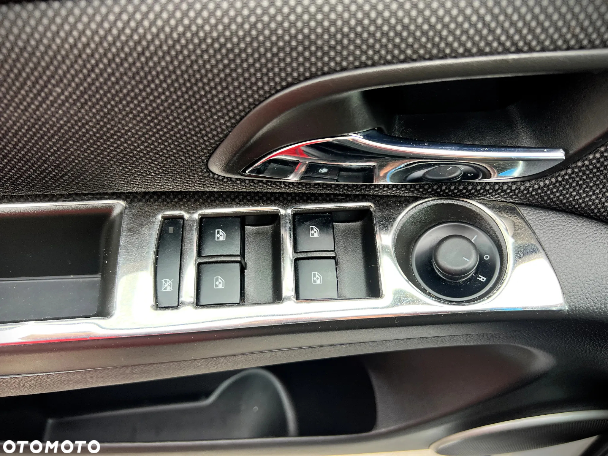 Chevrolet Cruze 1.8 LTZ - 23