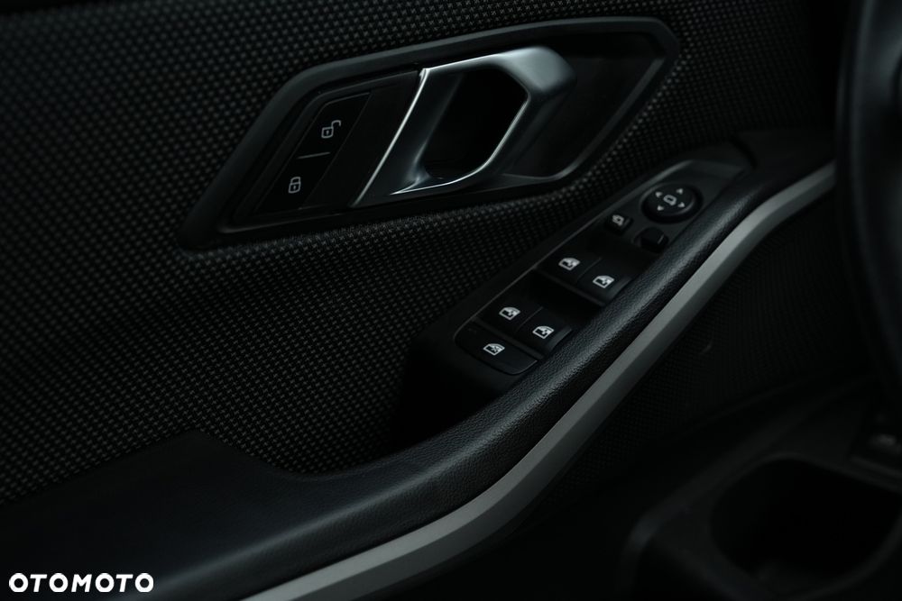 BMW Seria 3 316d MHEV Advantage - 19