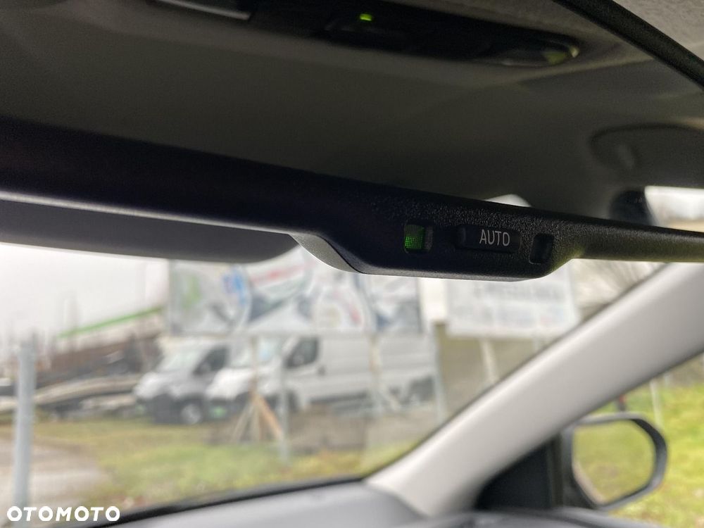 Toyota Yaris Hybrid 1.5 Style - 26