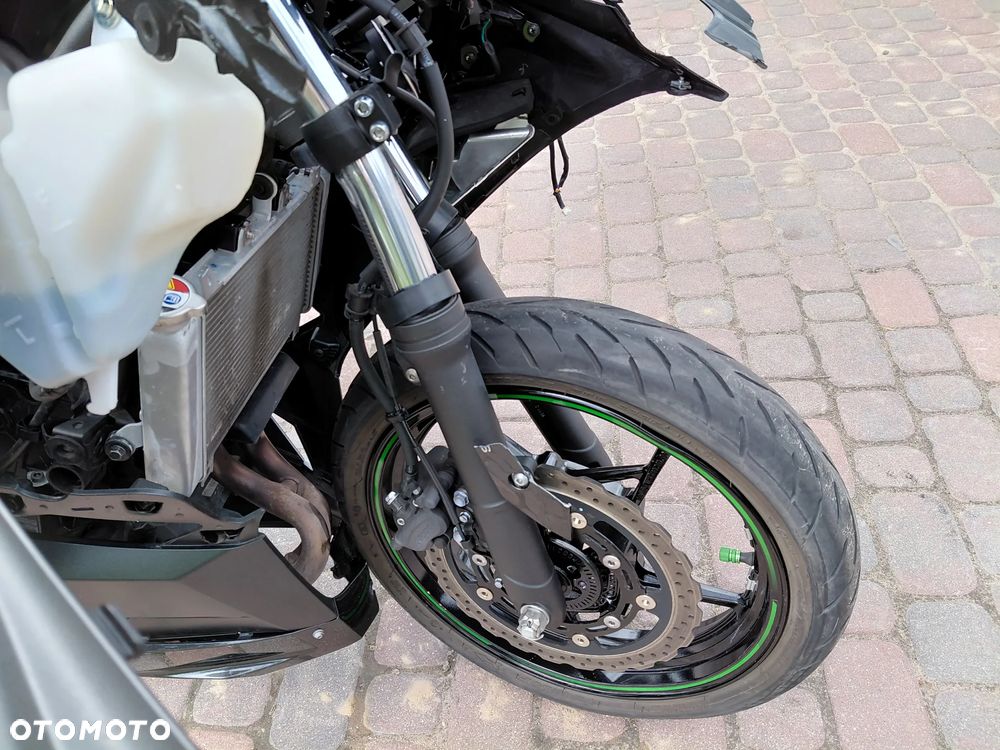 Kawasaki Ninja 400 - 10