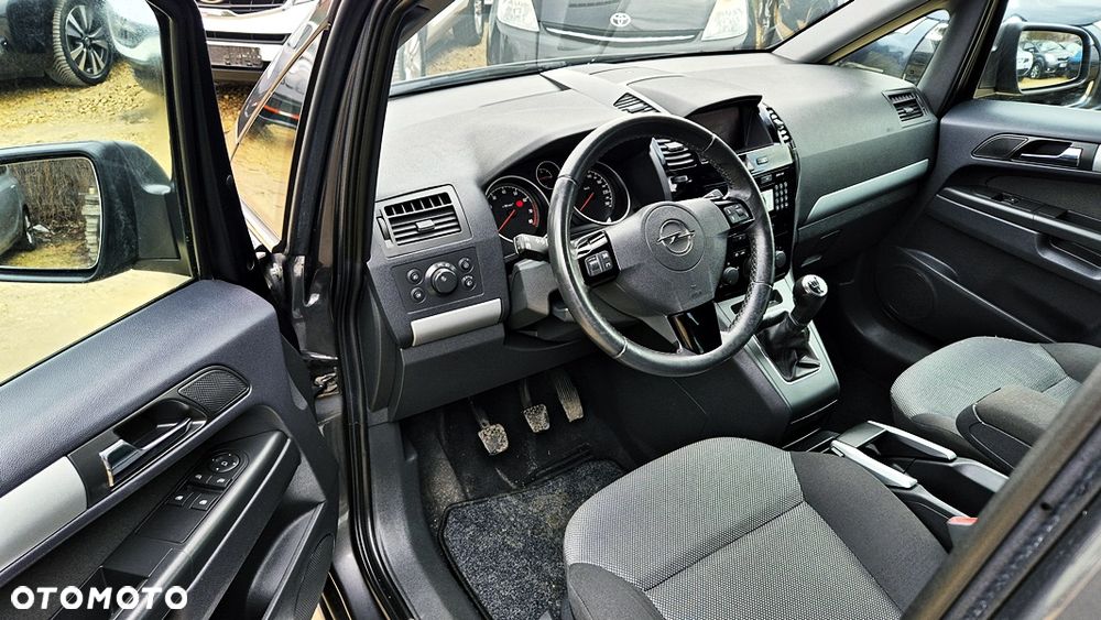 Opel Zafira 1.8 Cosmo EU5 - 29