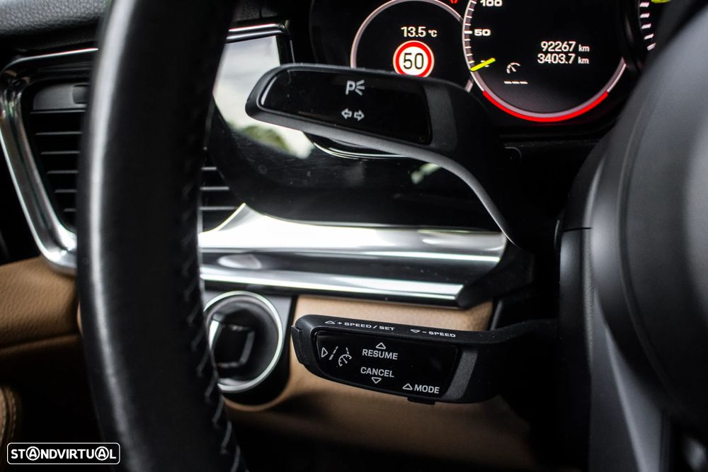 Porsche Panamera 4 E-Hybrid Platinum Edition - 16