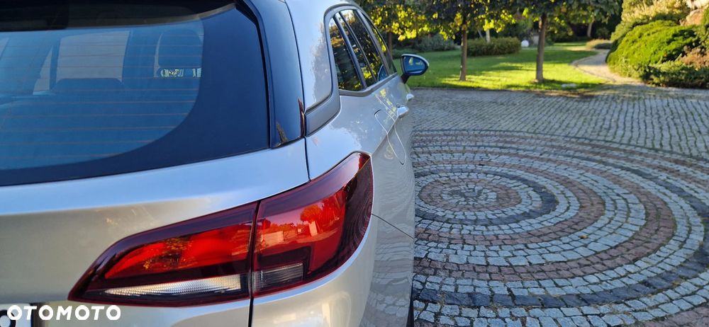 Opel Astra 1.4 Turbo Edition - 10