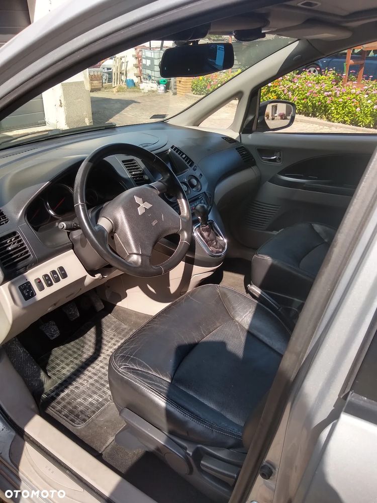 Mitsubishi Grandis 2.0 DID Instyle - 8