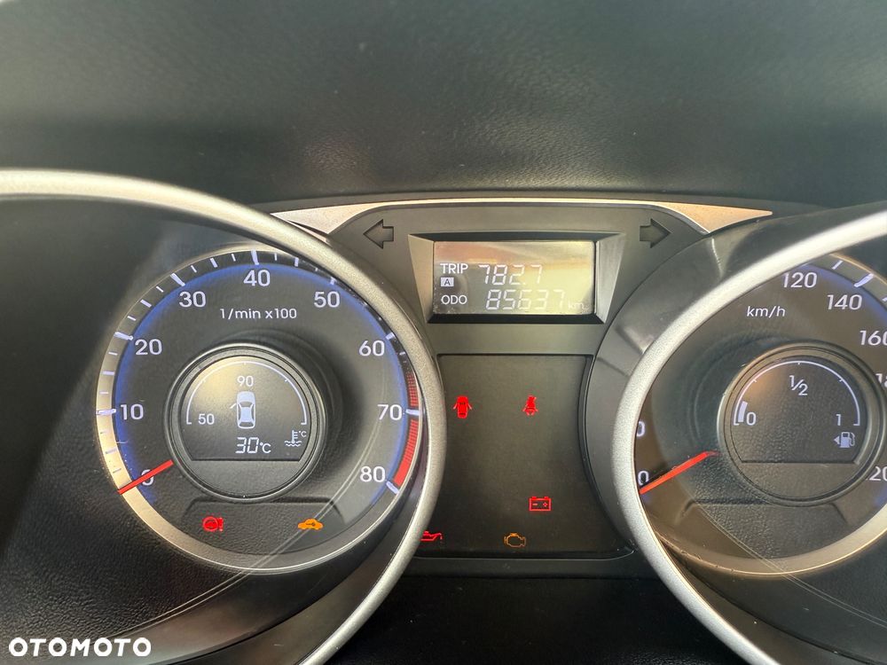 Hyundai ix35 1.6 2WD blue Trend - 14