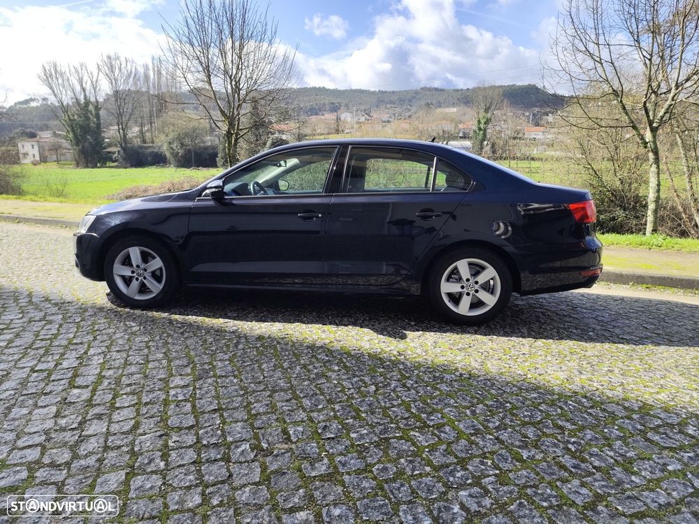 VW Jetta 1.6 TDi Trendline - 4