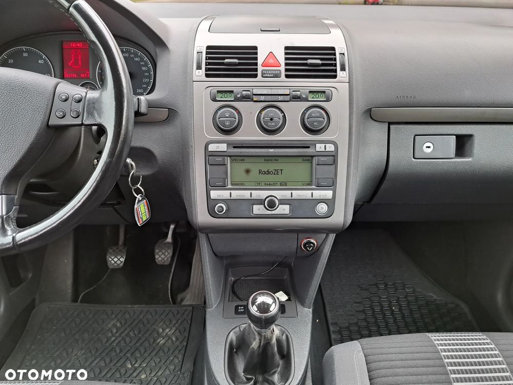 Volkswagen Touran - 21