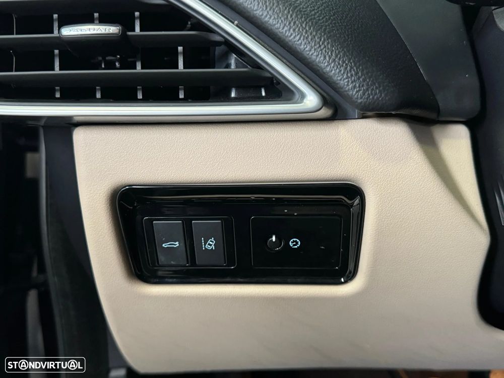 Jaguar XE E-Performance Aut. Prestige - 14