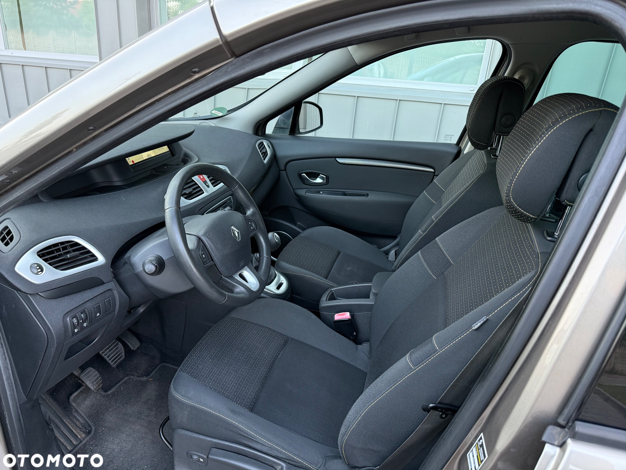 Renault Scenic 1.4 16V TCE Expression - 9