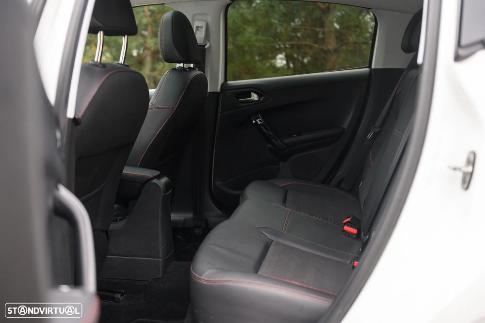 Peugeot 208 1.2 PureTech GT Line - 19