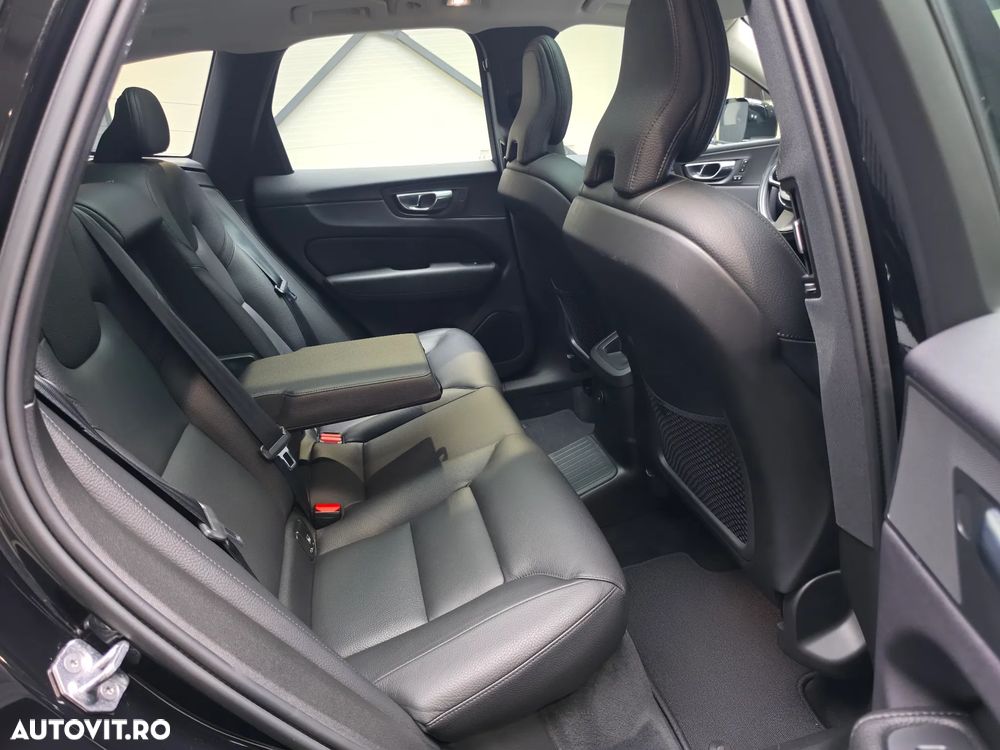 Volvo XC 60 T6 AWD Recharge Geartronic Inscription Expression - 38