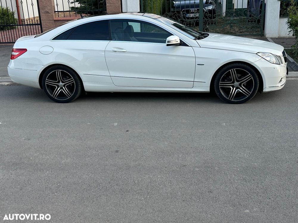 Mercedes-Benz E-Class 2011 photo 4