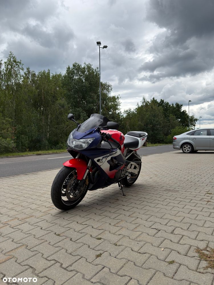 Honda CBR - 3