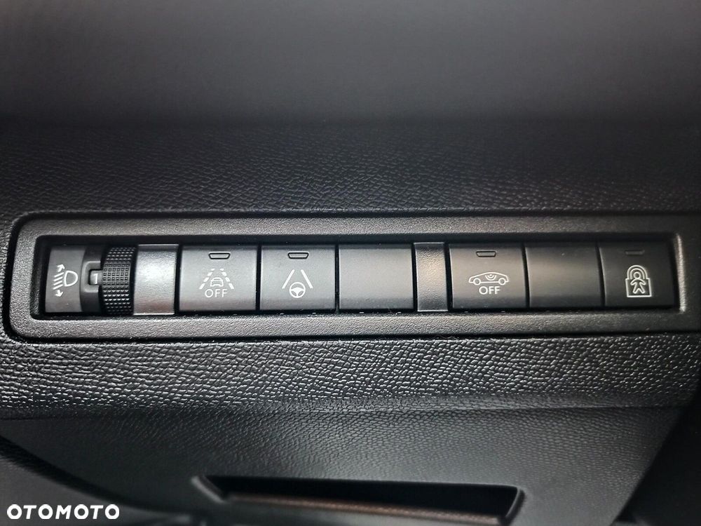 Peugeot 3008 1.5 BlueHDi Allure S&S EAT8 - 26