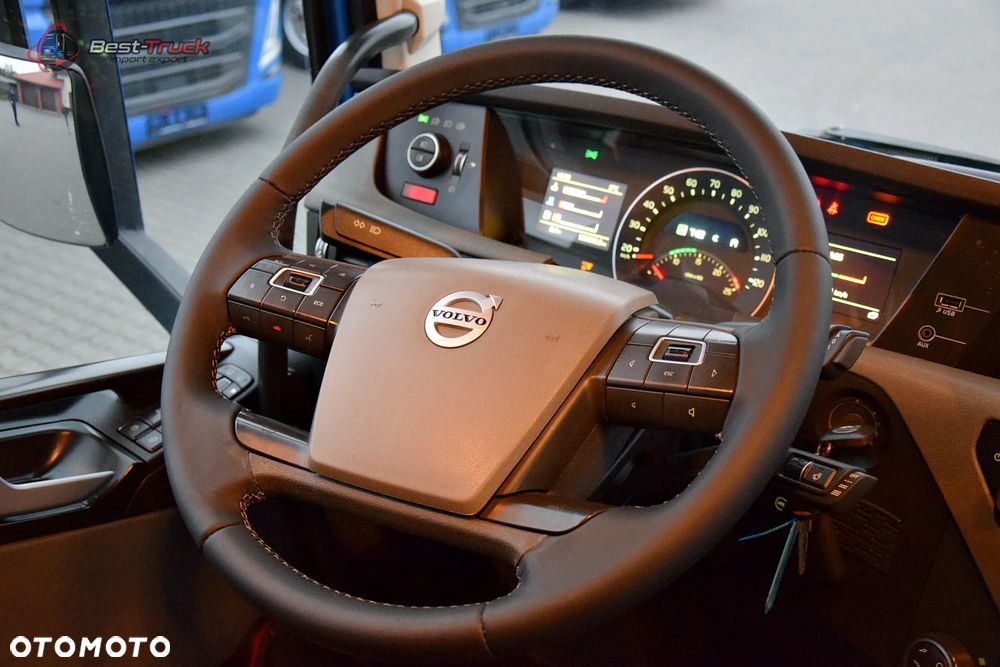 Volvo FH 540 / 6X2 / CAŁY NA PODUSZKACH /  OŚ SKRĘTNA PODNOSZONA  / HDS HIAB K177 PRO / ROTATOR / SKRZYNIA 6,7 M  / - 34