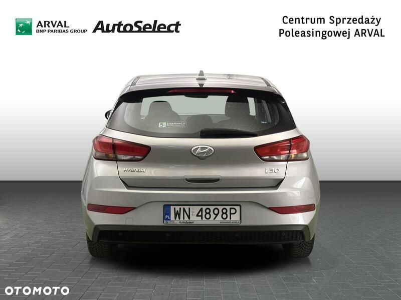 Hyundai i30 1.5 DPI Classic + - 6