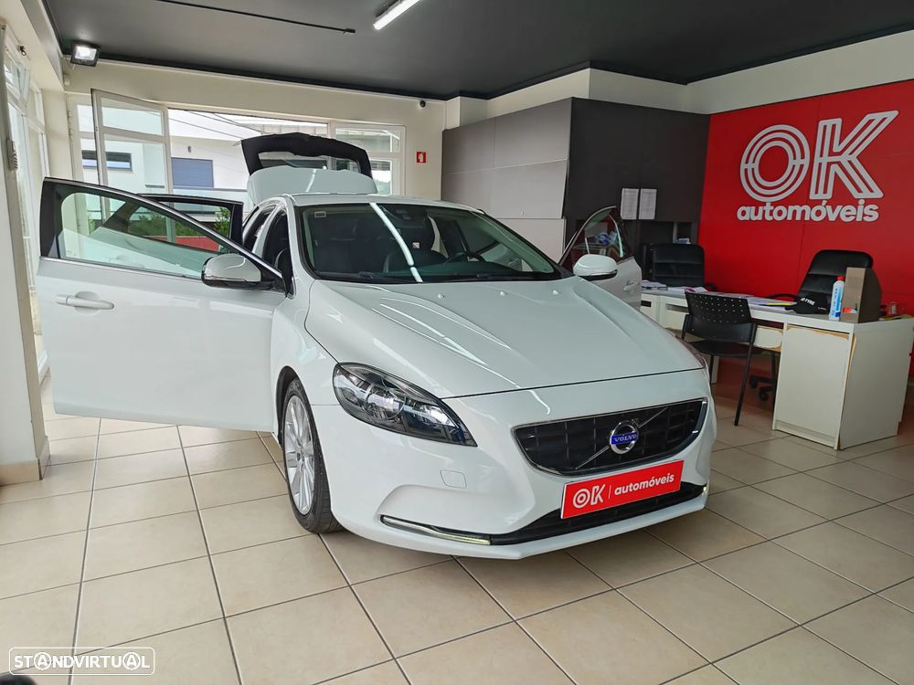 Volvo V40 D2 Momentum - 24