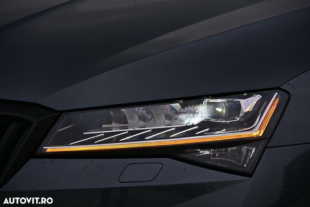 Skoda Superb 2.0 TDI DSG Sportline - 36