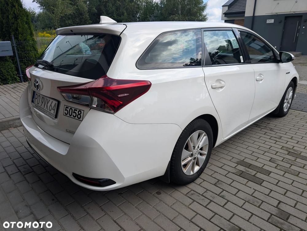 Toyota Auris Hybrid 135 Active - 3