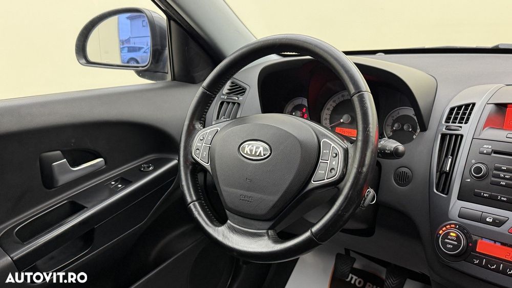 Kia Ceed - 14