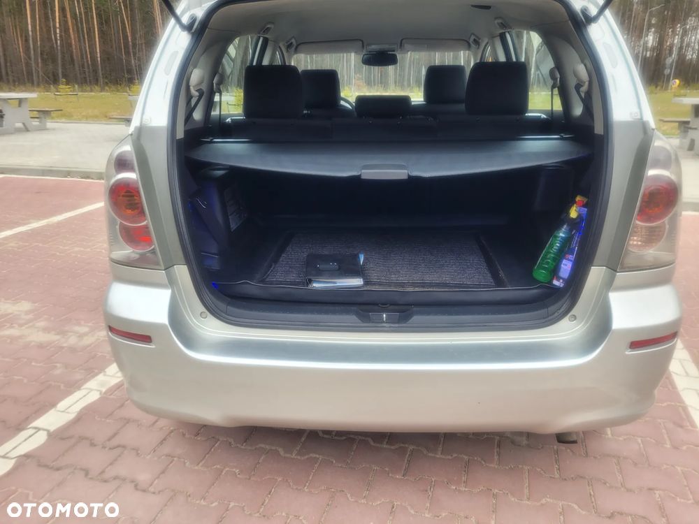 Toyota Corolla Verso 2.0 D-4D - 5