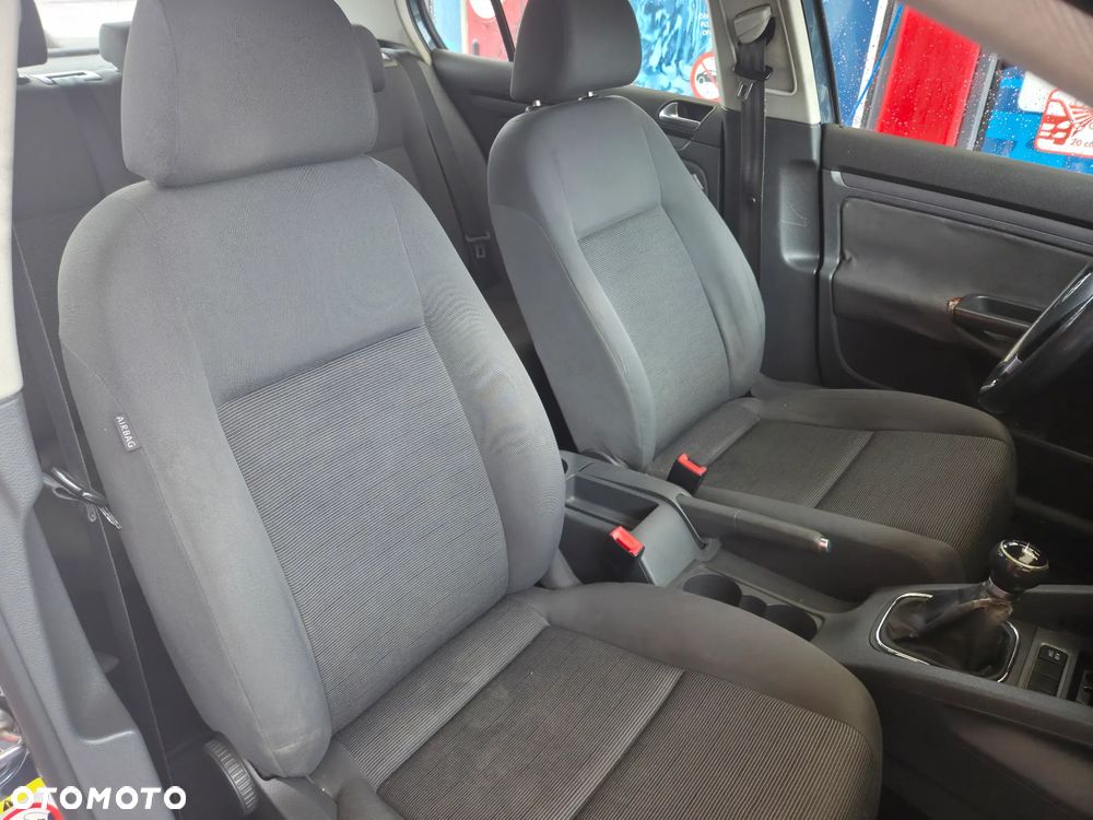 Volkswagen Golf - 10