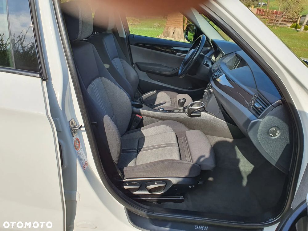 BMW X1 sDrive18d xLine - 24