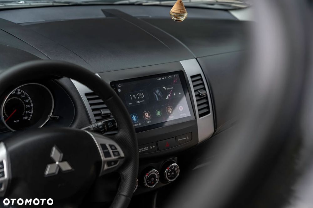 Mitsubishi Outlander - 33