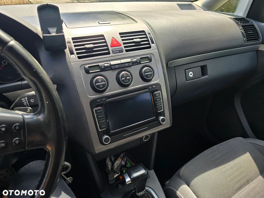 Volkswagen Touran - 18