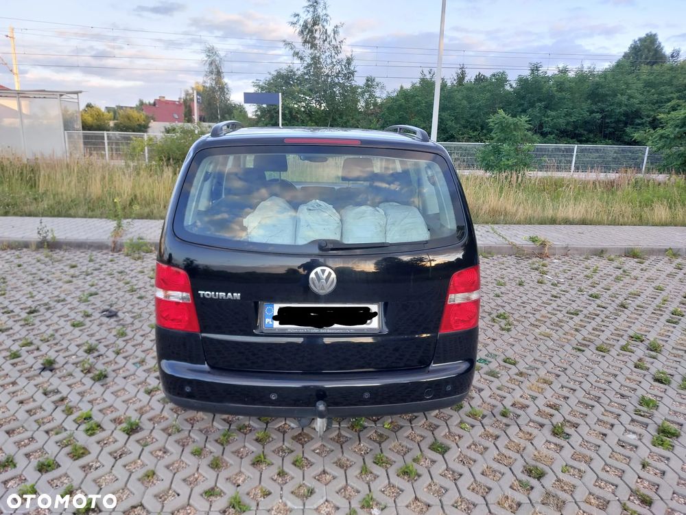 Volkswagen Touran 1.6 Basis - 6