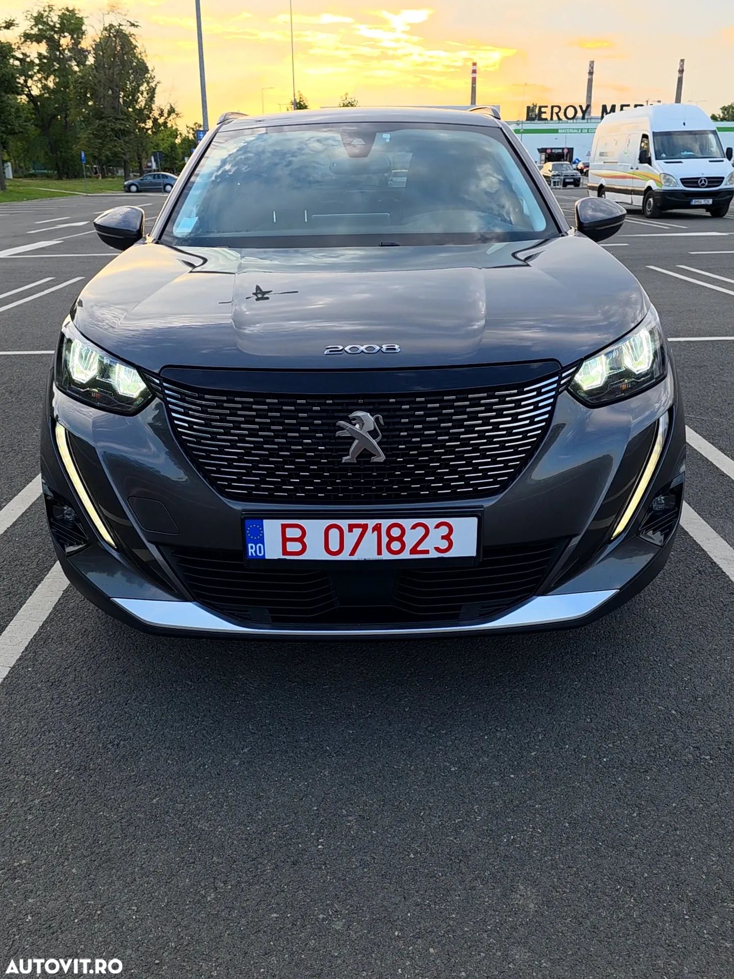 Peugeot 2008 BlueHDi 130 EAT8 Allure - 1
