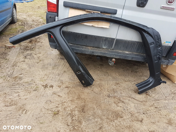SEAT TARRACO SŁUPEK PRAWY POSZYCIE BOK