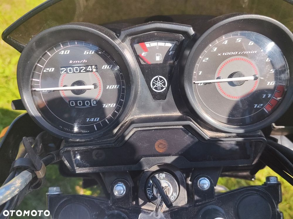 Yamaha YBR - 9