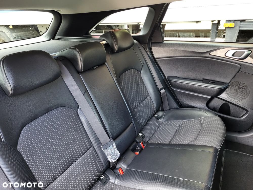 Kia Ceed 1.4 T-GDI L Business Line Plus - 28