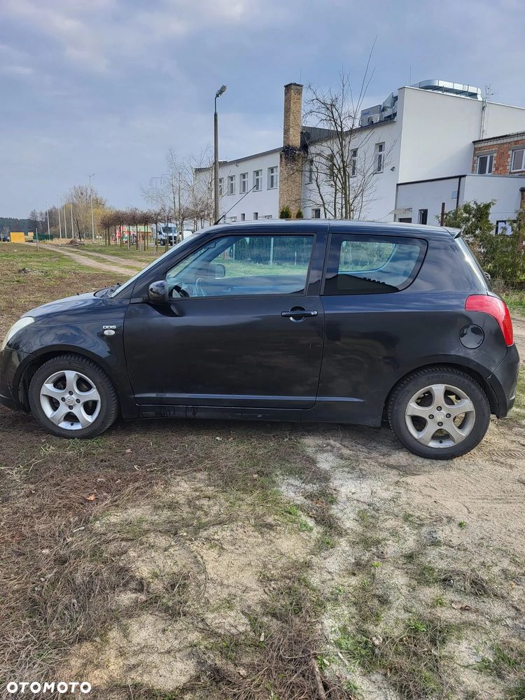 Suzuki Swift 1.3 DDiS 16v GLX - 6