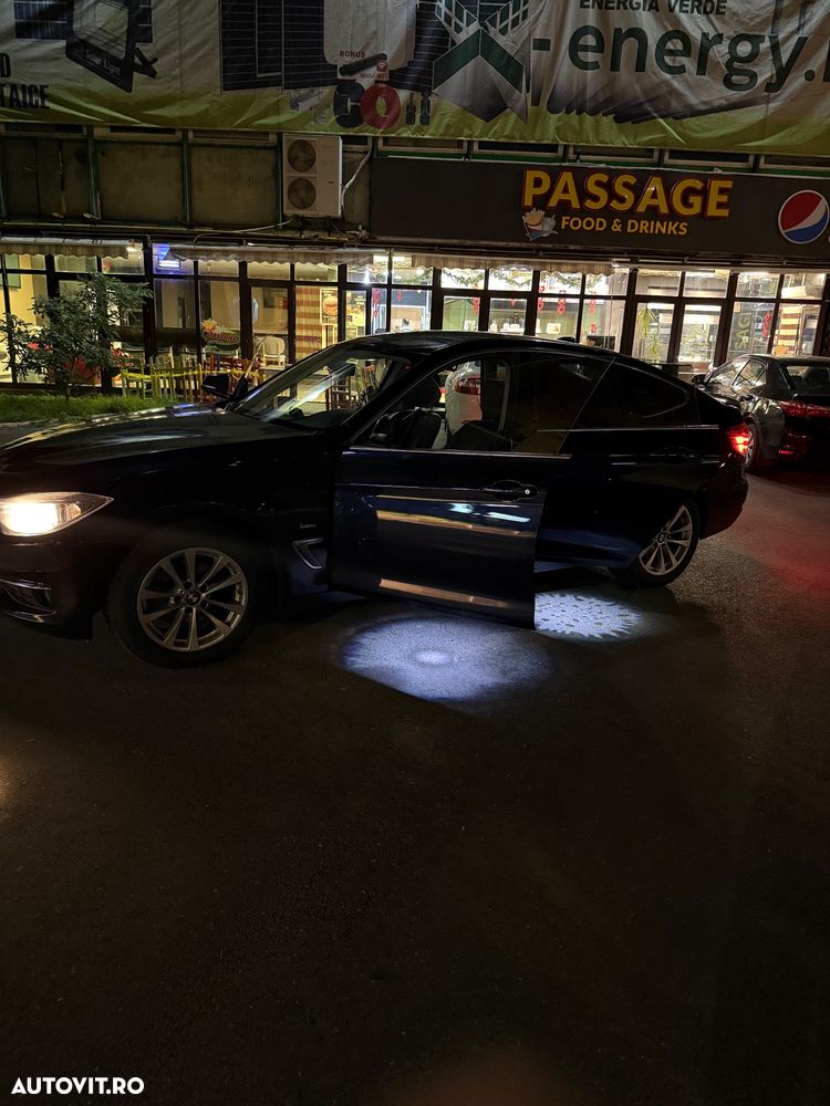 BMW Seria 3 320d Luxury Line - 33