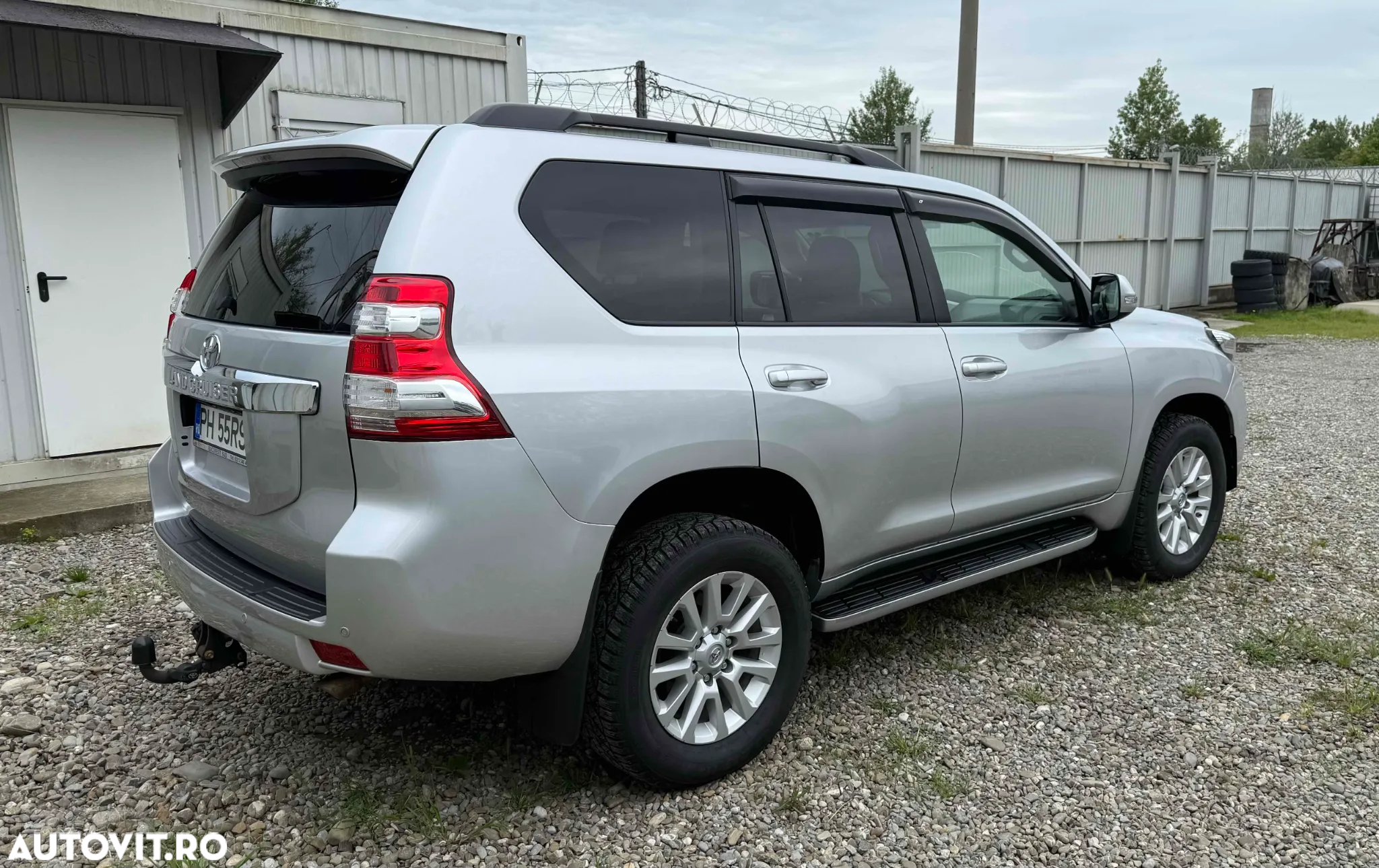 Toyota Land Cruiser - 4