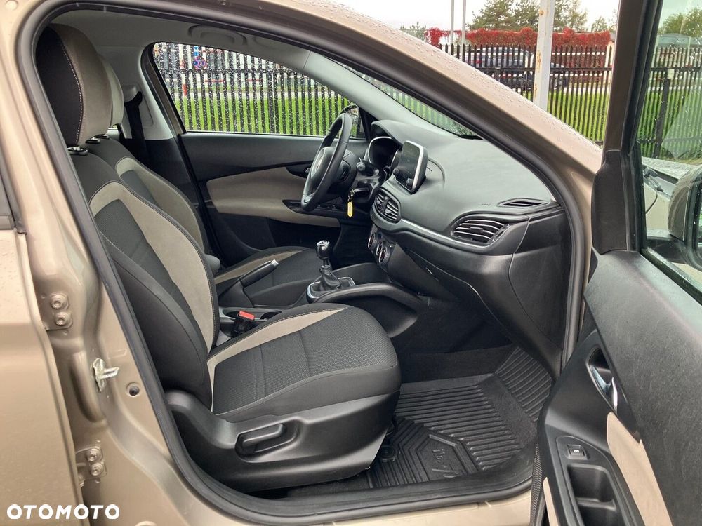 Fiat Tipo 1.4 16v Lounge EU6d - 19