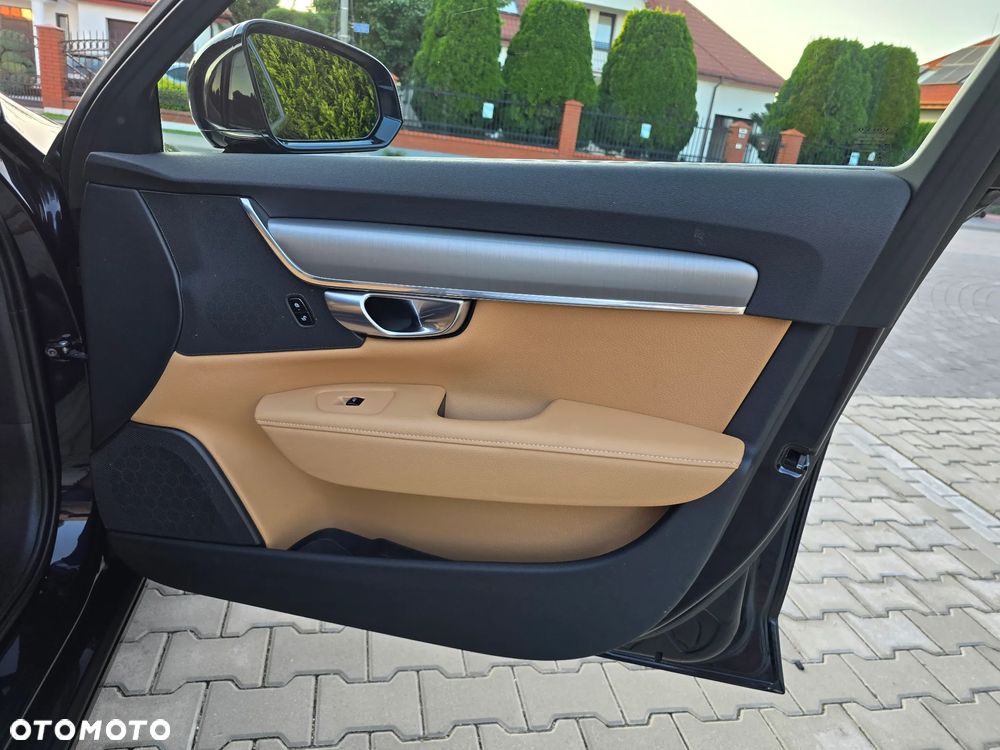 Volvo V90 D3 Momentum Pro - 26