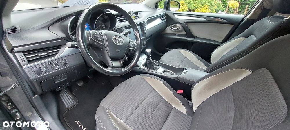 Toyota Avensis 2.0 D-4D Premium - 7